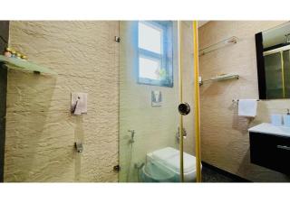 BluO 3BHK - Greater Kailash Lift Balcony Parking - 2