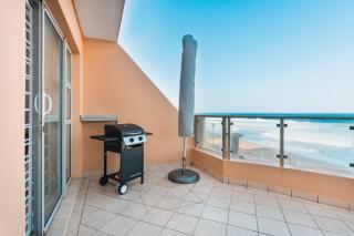 G1Bermuda-Oasis on Willard Beach - 1