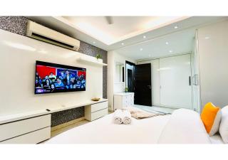 BluO 3BHK - Greater Kailash Lift Balcony Parking - 2