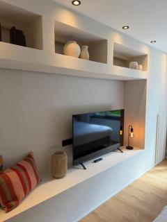 Luxury Boutique Apartment for 5 with Private Garden, Perfectly Located between Gent Sint-Pieters Station and the City Centre - 7