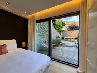 Luxury Boutique Apartment for 5 with Private Garden, Perfectly Located between Gent Sint-Pieters Station and the City Centre - 6
