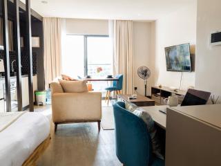 Modern Westlands Studio, Pool, Gym, Fast WiFi, Walk to Sarit Centre - 8