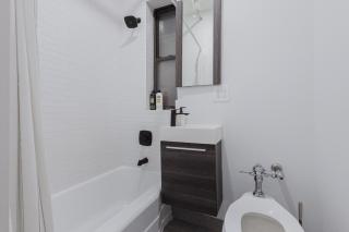 2BD Cozy Hub in Central Manhattan - 3