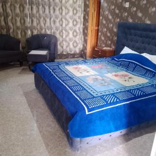 River Breeze Hotel - 8