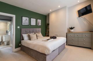 Modern Cottage Style House with Cosy Log Fire - 1