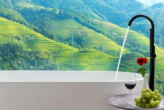 Longji Terrace Mountain Bank Crossing Hotel - 9