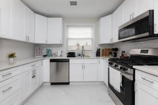 Comfortable 3BR-2BA Near Old Greenwich in Stamford - 1