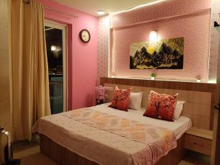 luxe retreat near Prem mandir by RAMYA STAYS - 7