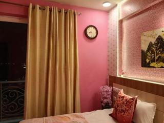 luxe retreat near Prem mandir by RAMYA STAYS - 5