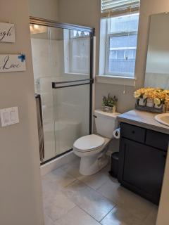 Comfy home in NE Vancouver - 3