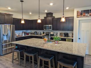 Comfy home in NE Vancouver - 7