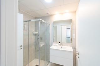 Modern 2BR Apt with own Terrace & Pool access - 3