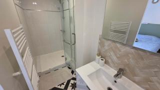 Stylish 2bedroom apartment near town hall quiet downtown - 3