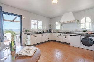 Family Villa with Pool Close to the Beach & Málaga - 2
