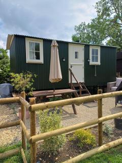 Merrywell Shepherds Hut - 0