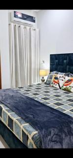 Luxury Private 2BHK Retreat with Netflix WiFi Ac & self check-in - 1