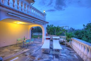 Villa Buric Fw 2 mit Garten und Grill - 6
