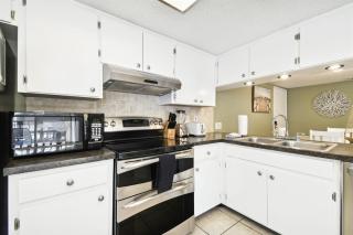 Intracoastal Condo 5 min walk to beach! - 2
