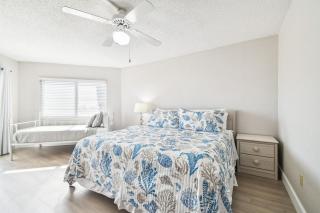 Beach Cottages Ocean View Condo - 7