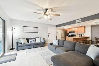 Intracoastal Condo 5 min walk to the beach! - 1