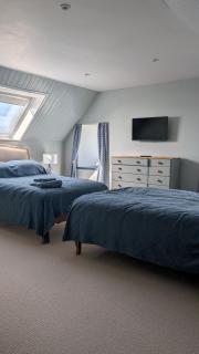 Luxury Beachside Manse Seaviews & Walled Garden - 7