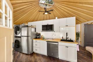 Luna Luxury Yurt-Cabin - Canyon Lake - Hot Tub - 3