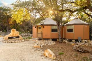 Luna Luxury Yurt-Cabin - Canyon Lake - Hot Tub - 9