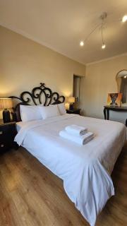 Cozy Zamalek Apt with Nile Glimpse and Prime Location - 7