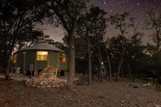 Voyager Yurt Cabin in Hill Country Luxury w Hot Tub - 9