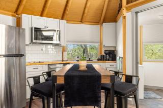 Voyager Yurt Cabin in Hill Country Luxury w Hot Tub - 2