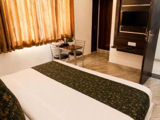 Hotel Boston Rooms by SOT - Affordable Stay near Taj #Parking #Ac #2 min drive to Taj - 7