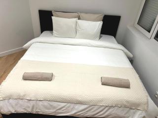 In Central Ghent, 1BR & 1LR Apartment with WIFI - 4