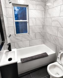 Bachi - Private Room 1 with Parking, Desk & Fast WiFi near Yale, Quinnipiac, SCSU & Hospitals - 7