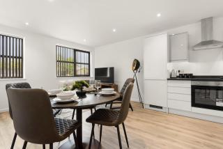 Modern 1 Bedroom Apartment in Leeds - Sleeps 3 - 7