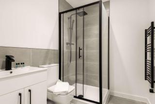 Modern 1 Bedroom Apartment in Leeds - Sleeps 3 - 5