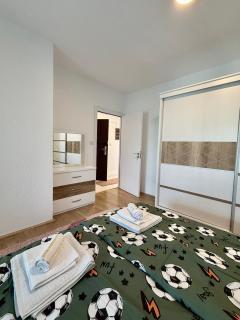 Bright & Spacious Home Stay - 5