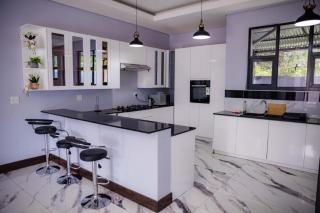 Oasis Apartment Suites - 4