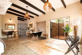 Jumilie - Private Pool - Outdoor Shower - Free Roaming Wildlife - 1