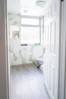 #159 Cozy Flat Near Bournemouth Beach - Sleeps 10 - 4