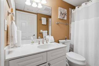 12th-floor oceanfront home pool hot tub on-site cafe & free beach service - 3