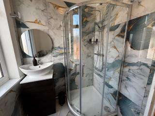 Stylish Leeds City Stay, Sleeps 3, Free Parking - 5