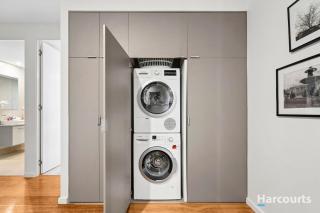 Bright 3-Bed Apartment by Western Beach - 1