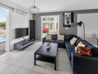 Villa Melinda - Beach & Pool Retreat - 6
