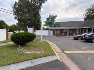 Economy 7 Inn Near Hampton University VA - 0