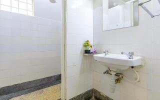 Charming 3-Bedroom Townhouse with Garden & Balcony - Lavington, Nairobi - 5