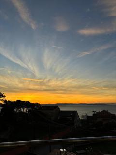 Casa con Vistas al Mar en Ribeira - Playa 5 min, Porche, Parking Privado - 2