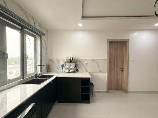 Luxury 3BR Penthouse With Rooftop Pool And Water View - 1