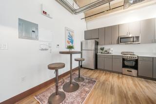 Stylish Loft 5 Min to Downtown No 212 - 6