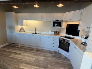 Waterfront Duplex Right on the Harbour 1BR - 3