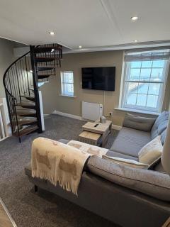 Waterfront Duplex Right on the Harbour 1BR - 1